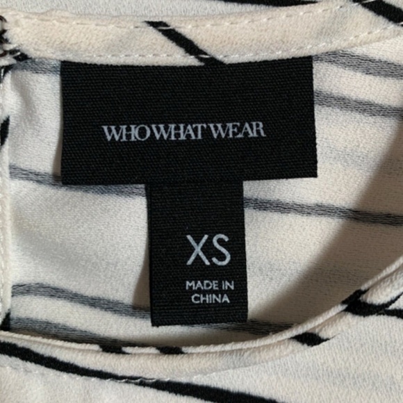 Who What Wear BOHO Cropped Top Bell Sleeve Ivory & Black Striped SZ XS #252E - Picture 5 of 6